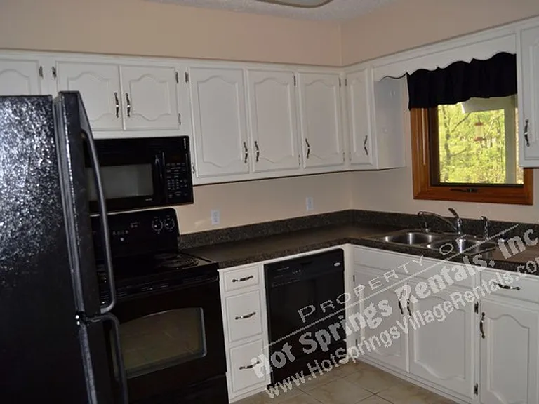 9 Ona Cir — Photo 7
