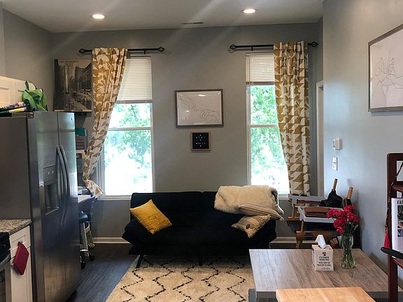 3rd image of 1654 W Cortland St #7