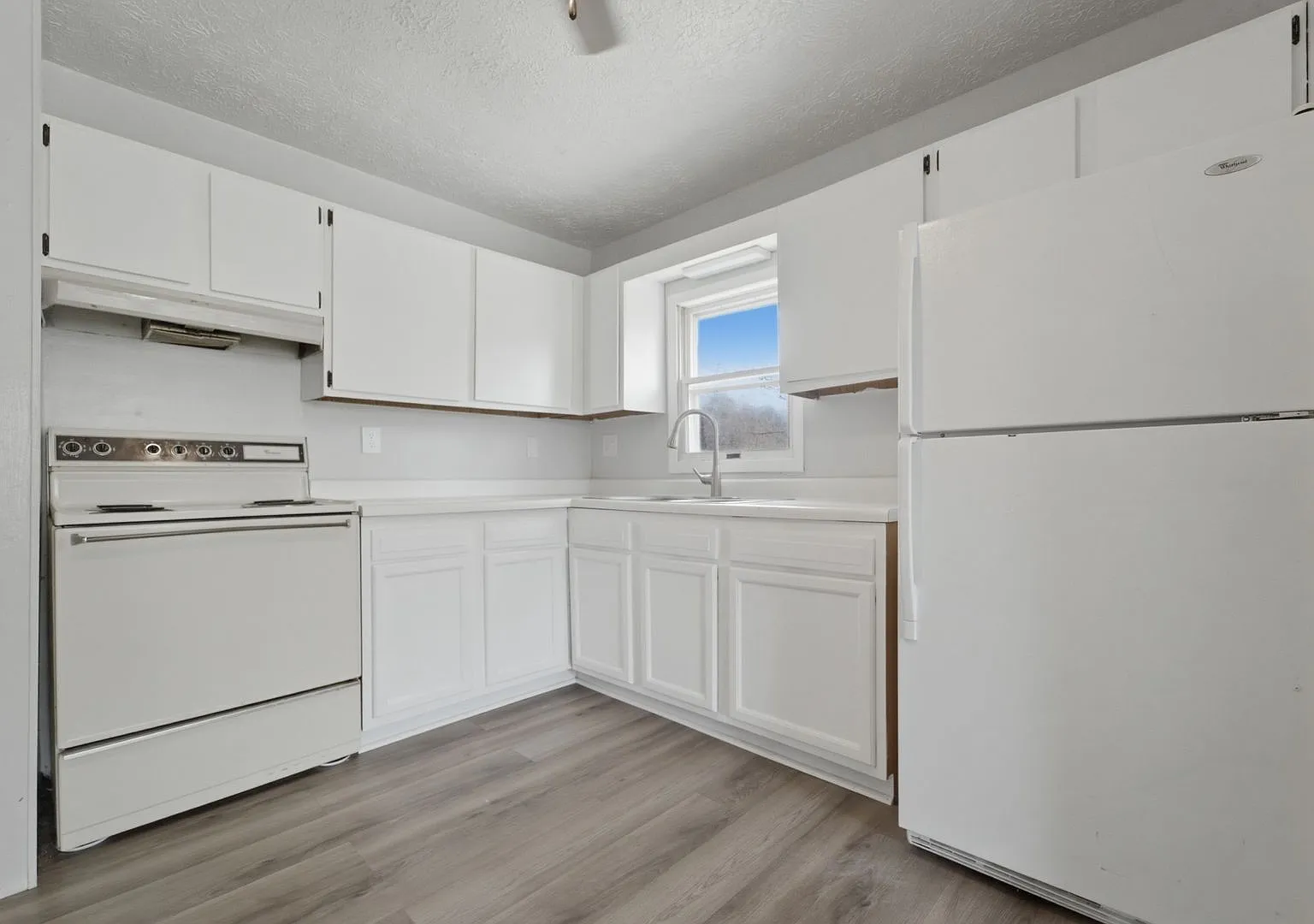 Sycamore Court Apartments — Photo 1