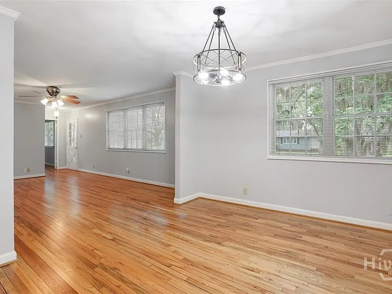 317 Oxford Dr — Photo 8