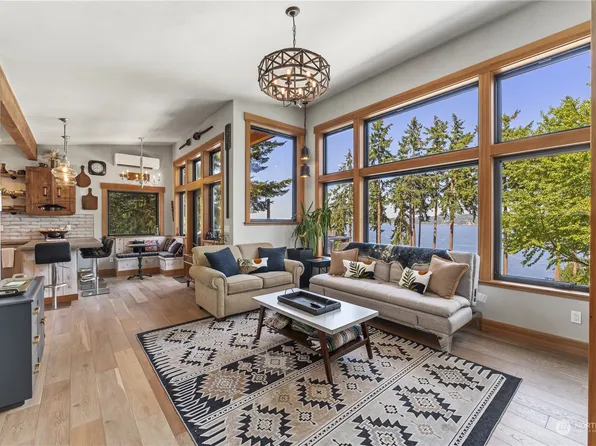 4463 Honeymoon Bay Road, Greenbank, WA 98253