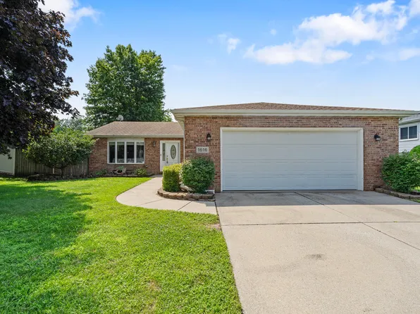 1616 Rosemary Ct, Dyer, IN 46311