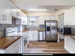 1402 Wharf Ln, Greenacres, FL 33463