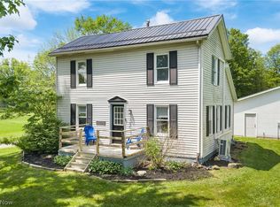 2443 Alliance Rd, Deerfield, OH 44411