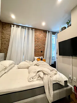 Rented by Douglas Elliman | media 26