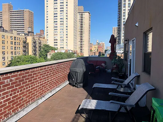 Rented by OvCo Realty | media 28