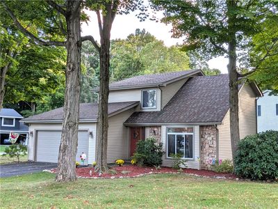 1 Todd Ln, Penfield, NY, 14526