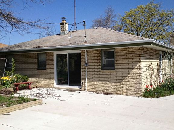 2nd image of 1613 Manistique Ave