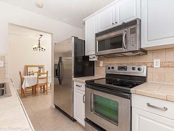 4th image of 2681 NW 108TH Avenue