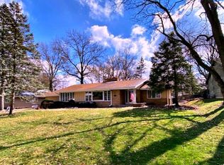 709 La Sell Dr, Champaign, IL