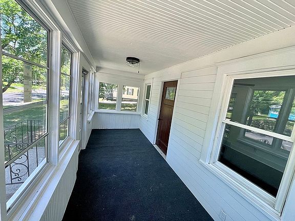 3rd image of 226 Laurel Dr