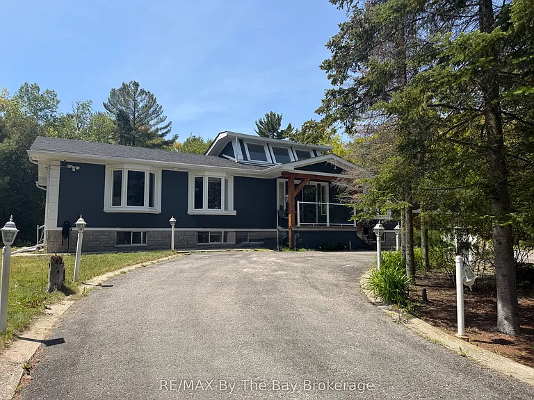 24 Bridlewood Cres — Photo 2