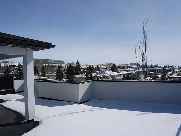 4740 Bowness Rd NW — Photo 10