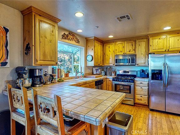 3rd image of 863 Grass Valley Rd