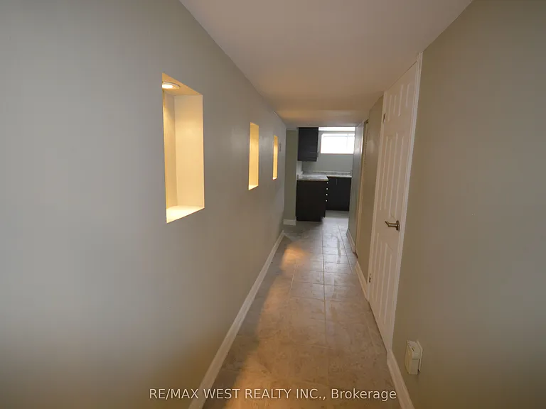 23 Bairstow Cres #BASEMENT — Photo 1
