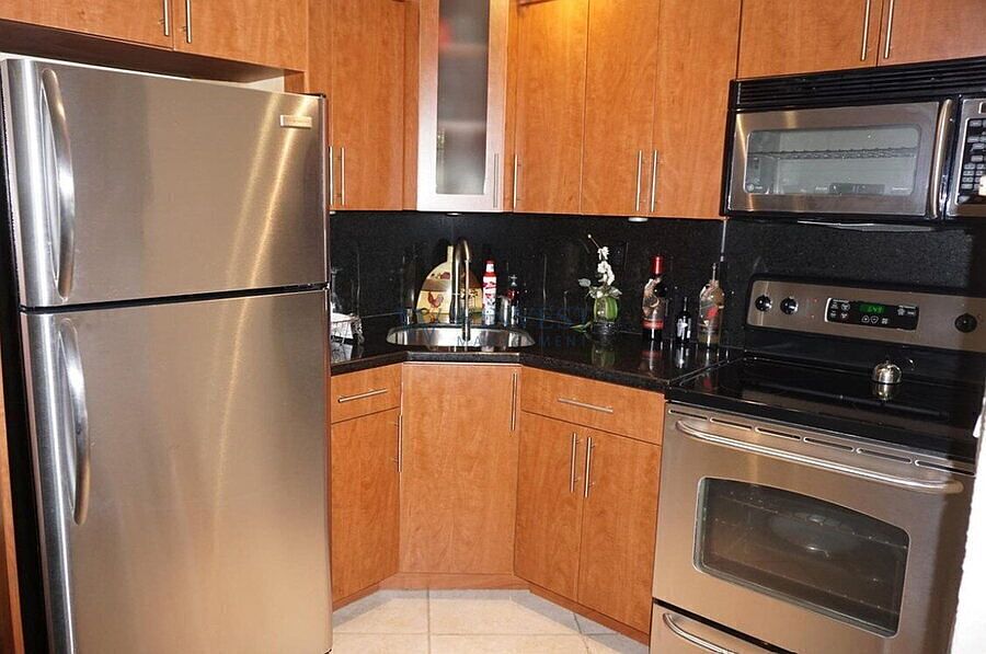 1st image of 150 SW 10th St APT 3