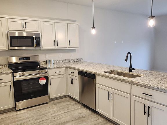 3rd image of 5550 Lexlee Blvd #12A