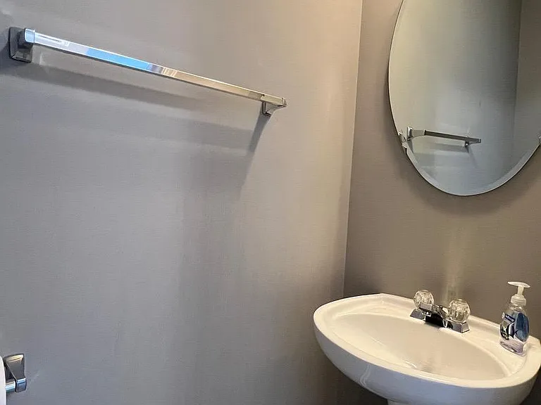 16 Emerald Dr — Photo 8