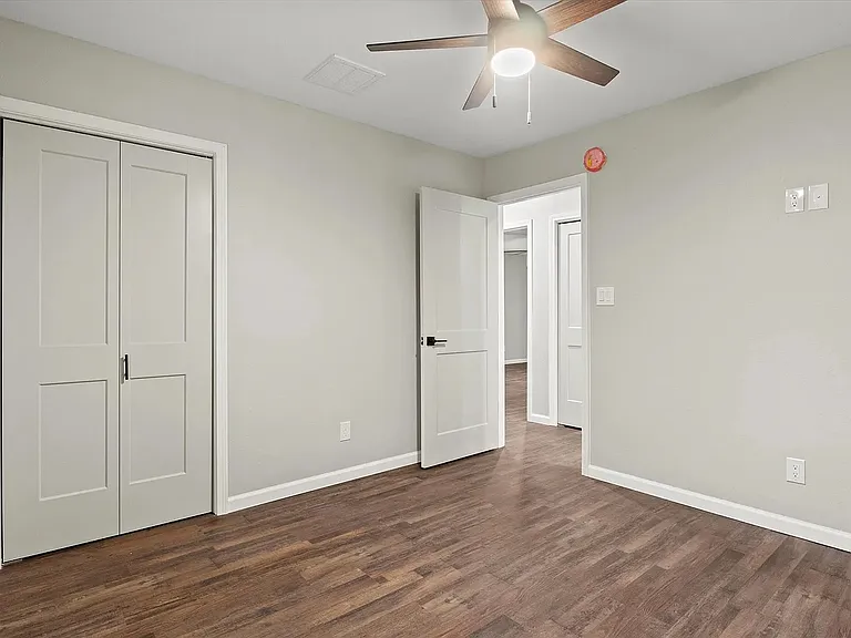 803 Brewer St — Photo 6