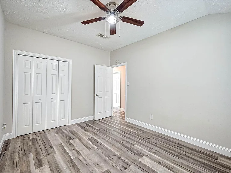 6802 Glenray Dr — Photo 34