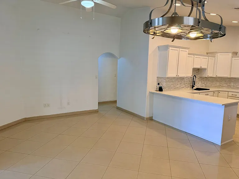 1028 N McCain Ave — Photo 6
