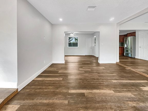 3rd image of 3583 NW 40th Street