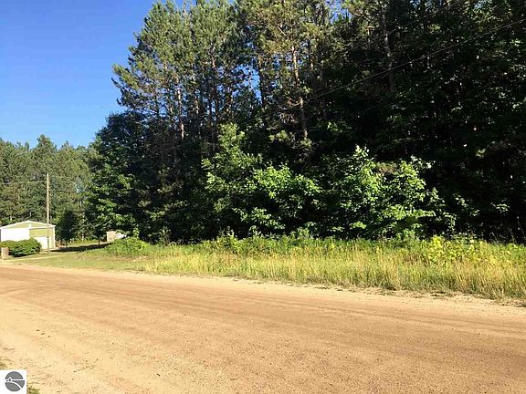 5th image of 14875 Woods Trl