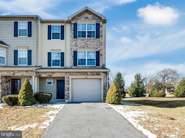 2007 Crown Mill Dr, Mohrsville, PA 19541