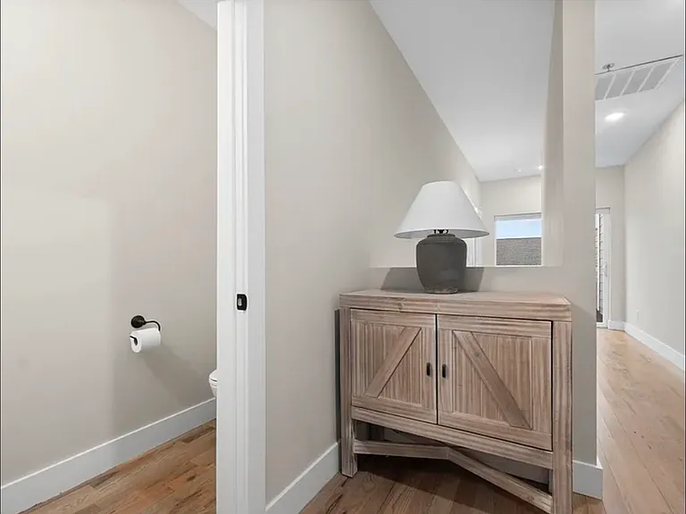 1027 Montague Pl #1027 — Photo 32