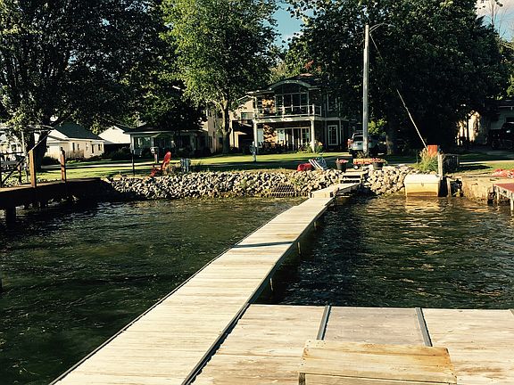 Dock on Private Lake Access