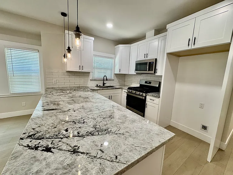 2411 E St — Photo 5