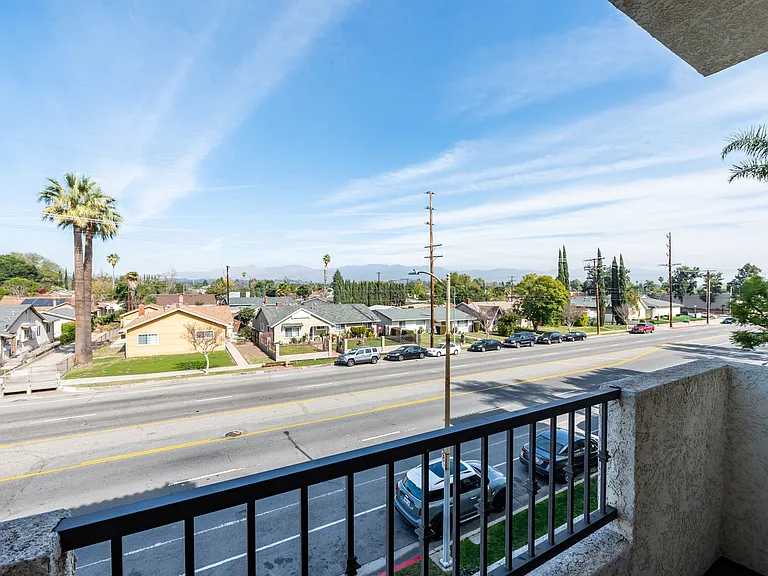 16640 Devonshire St — Photo 15