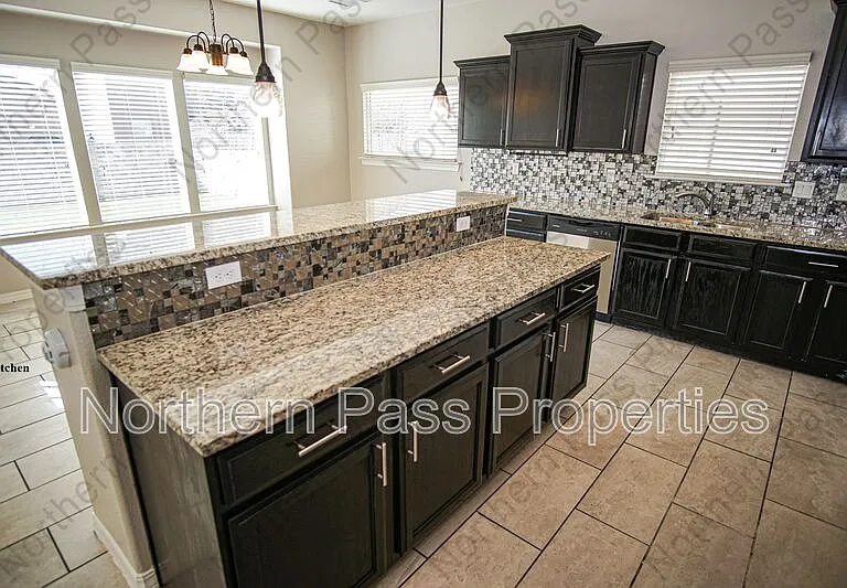 13482 Bradford St — Photo 10