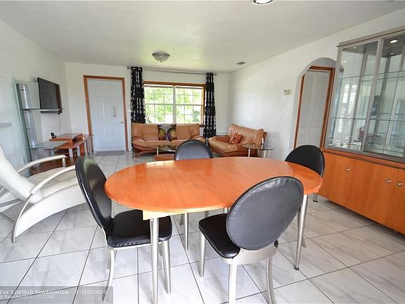 4th image of 20220 SW 104th Ct