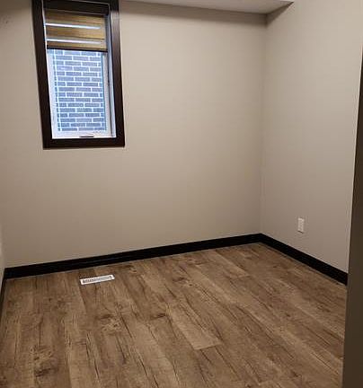 3rd image of 186 Thomas Berry St