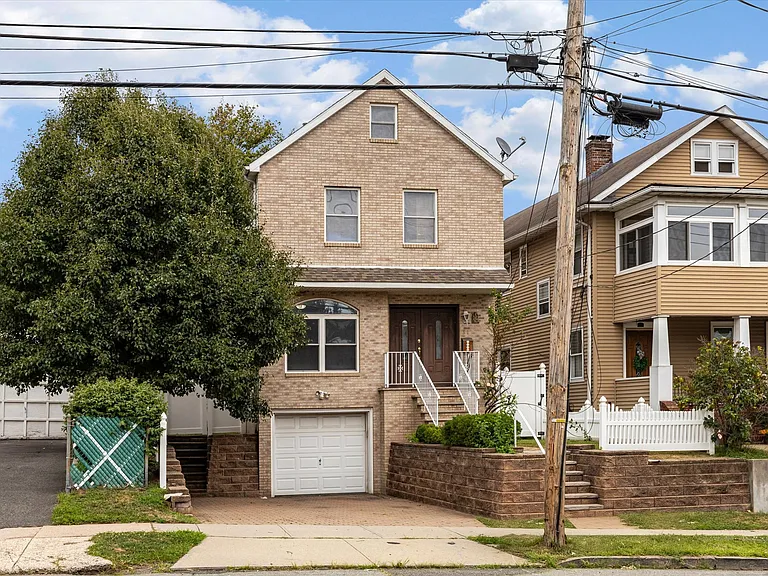 311 Page Ave — Photo 3