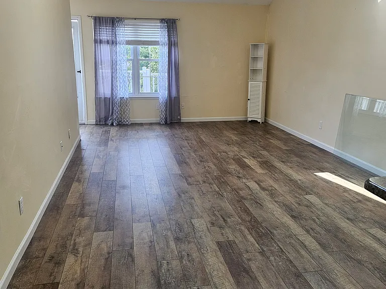 464 London Ct #464 — Photo 6