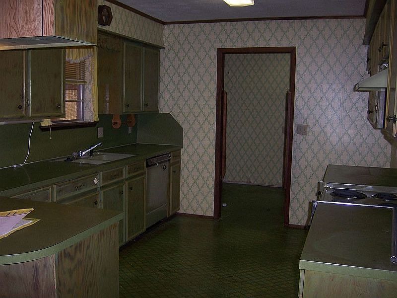 1st image of 2813 Sullivan Dr