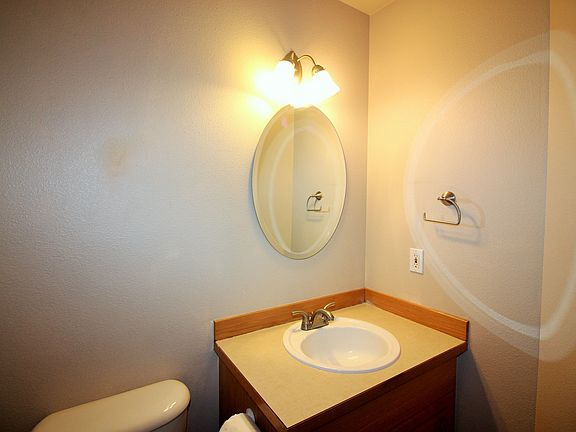 3rd image of 10919 185th Ave E