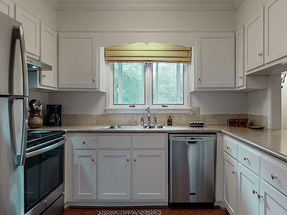 5th image of 101 Dogwood Ct
