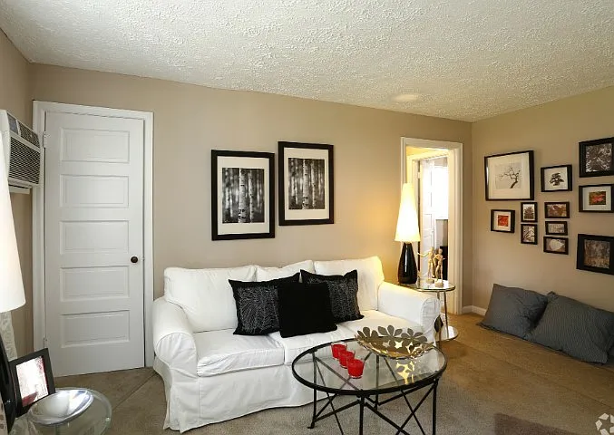 Sycamore Square Apartments — Photo 14