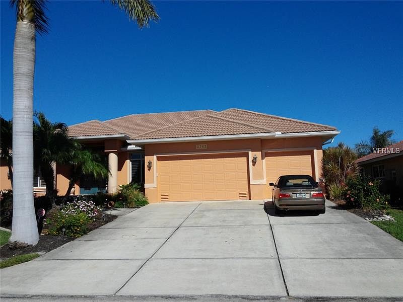 1st image of 2742 Saint Thomas Dr