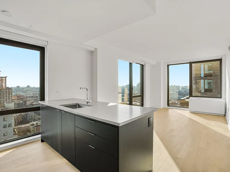 662 Pacific St #19B — Photo 3