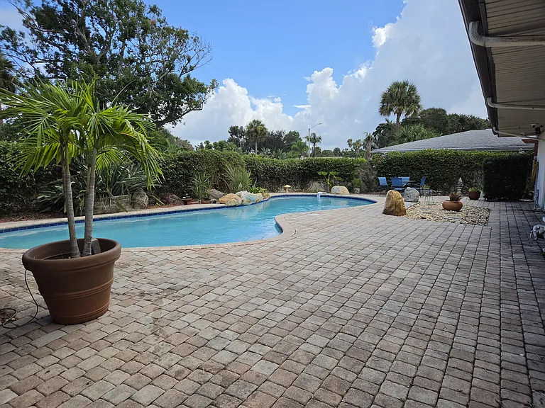 575 Bahama Dr — Photo 19