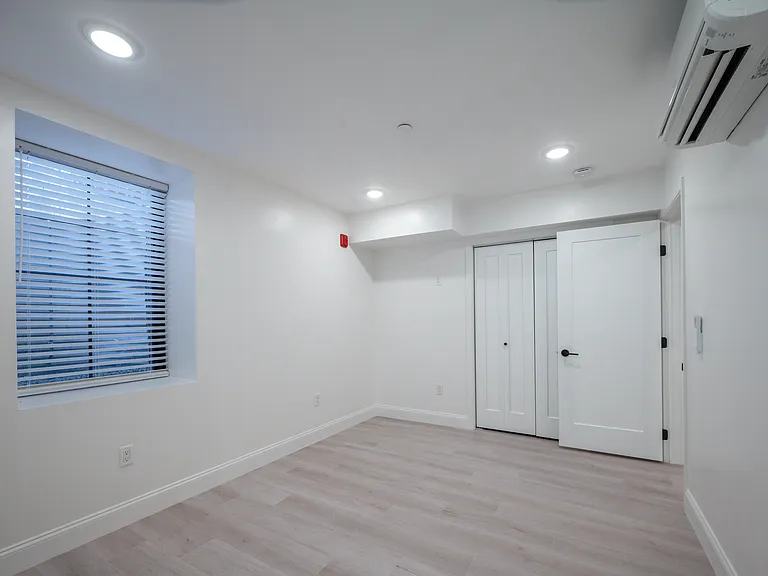 126 Adelaide Ave #B01 — Photo 10