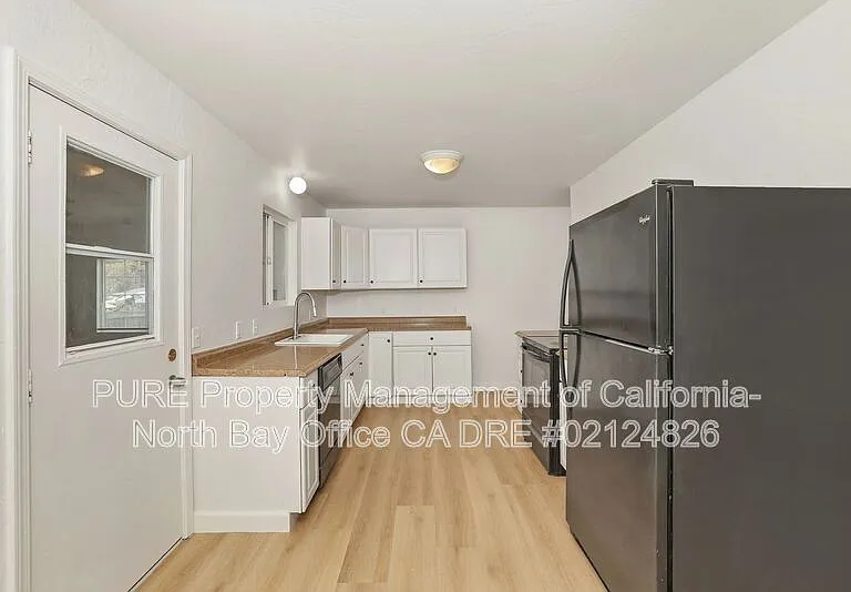 1040 S Cloverdale Blvd — Photo 7
