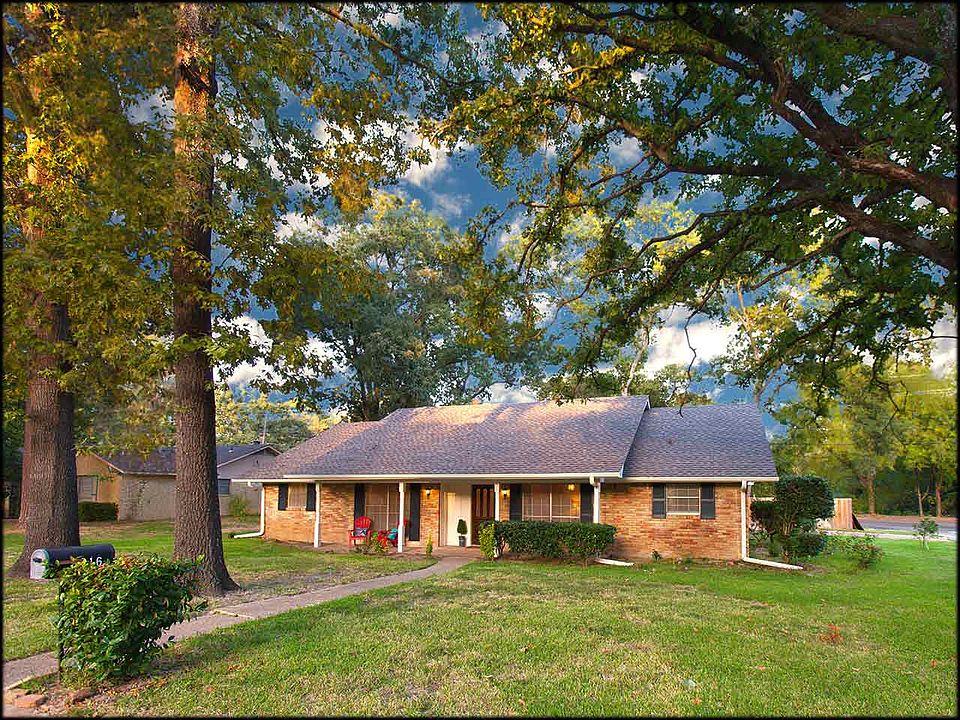 1st image of 8316 Oxford Dr