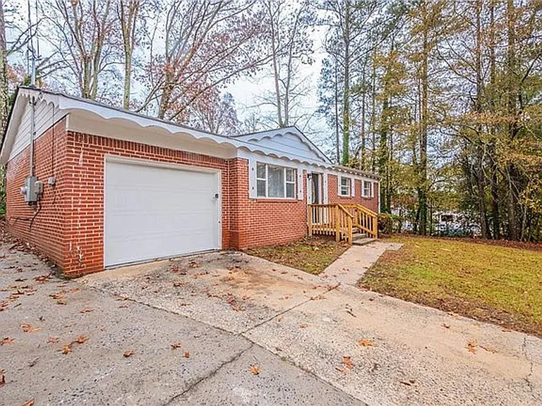 1410 Willow Dr — Photo 12
