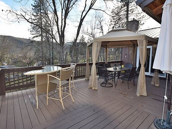 3rd image of 2601 Eastman Ln