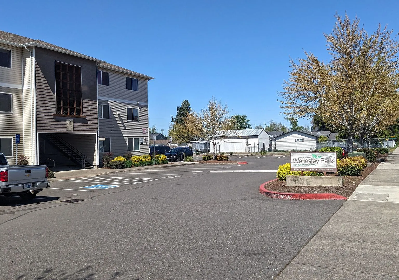 Wellesley Park Apartments — Photo 3